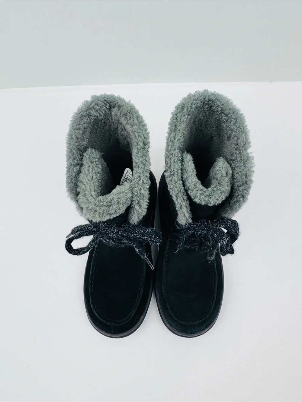 I Heart UGG Youth Black Wool Lined Boots. Size 4. Excellent preowned condition.